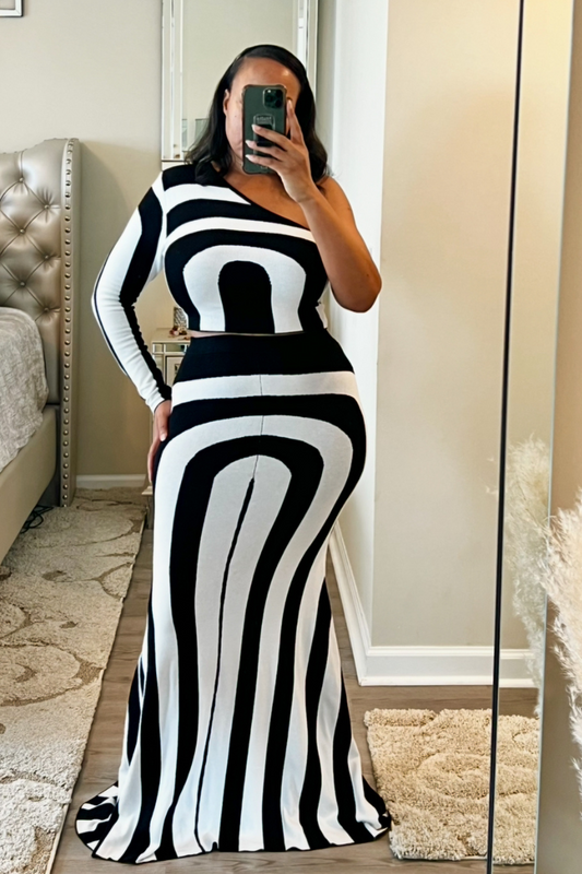 I Draw The Line Skirt Set