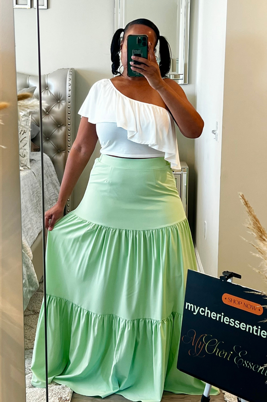 Mint Condition Maxi Skirt Set SHIPS 3/27